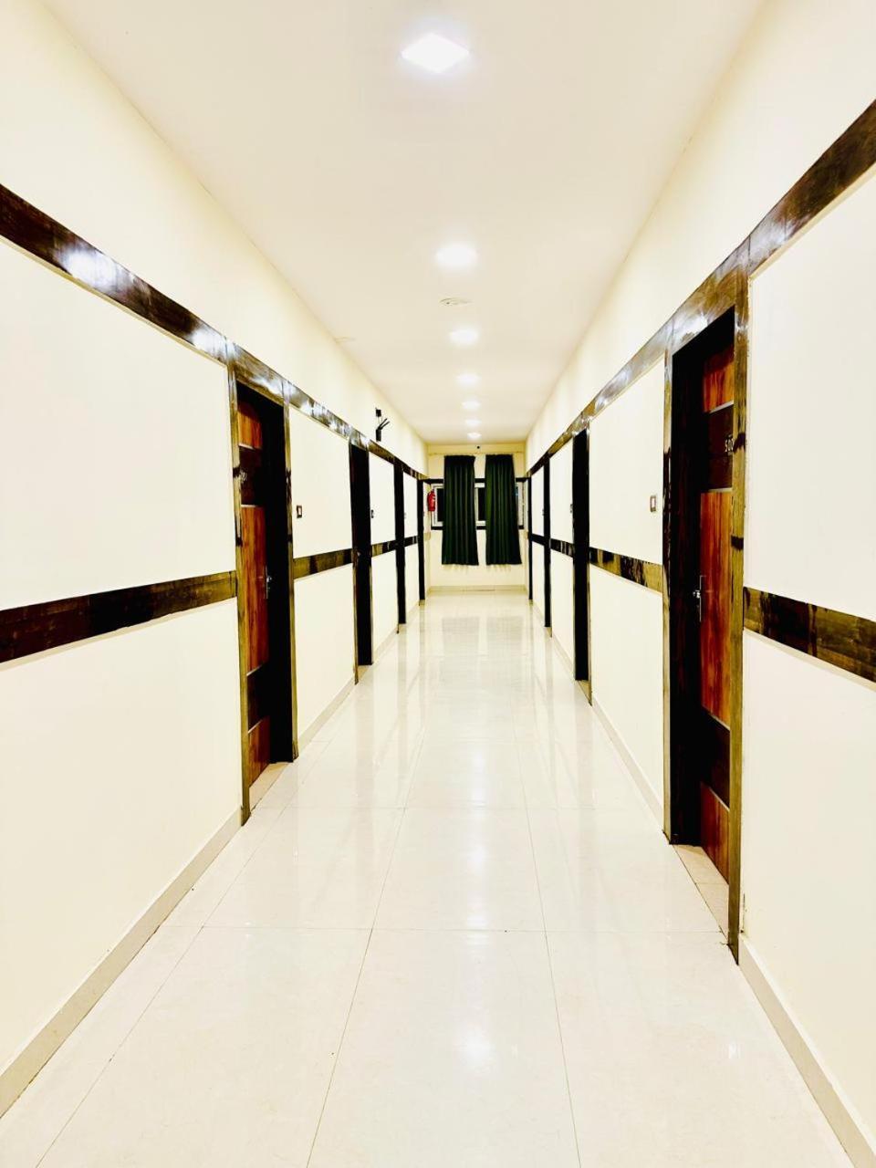 Hotel Sky International- Airport Zone Hyderabad Shamshabad Luaran gambar